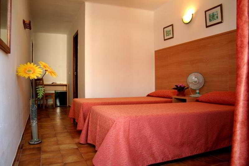 Hostal Montana San Antonio  Ngoại thất bức ảnh