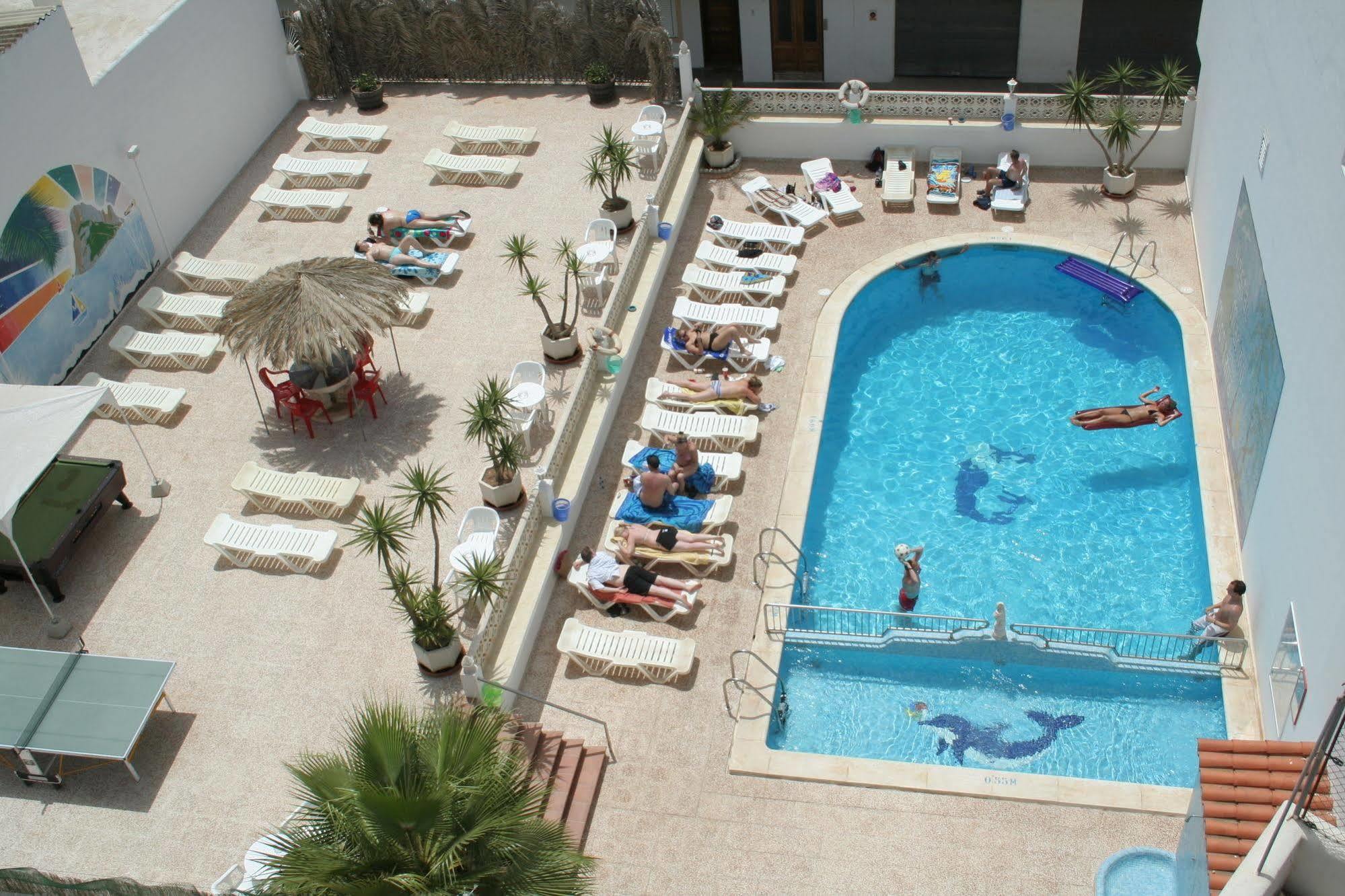 Hostal Montana San Antonio  Ngoại thất bức ảnh