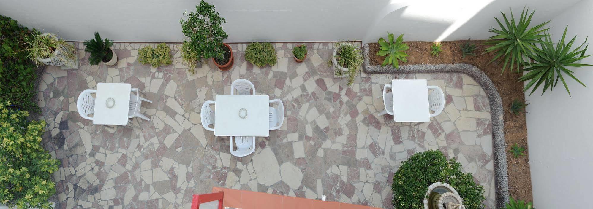 Hostal Montana San Antonio  Ngoại thất bức ảnh